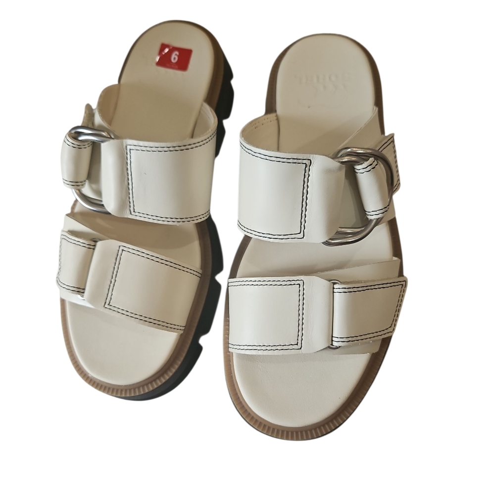 Sorel Woman Columbia Brand White Chunky Sole Sandals with Buckles Size6
